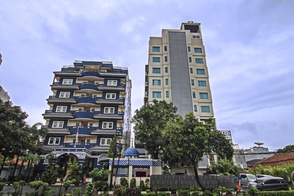 Reddoorz Premium @ Thamrin Kebon Sirih Hotel Jakarta Bagian luar foto