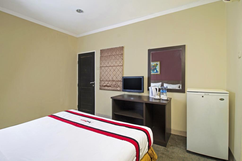 Reddoorz Premium @ Thamrin Kebon Sirih Hotel Jakarta Bagian luar foto