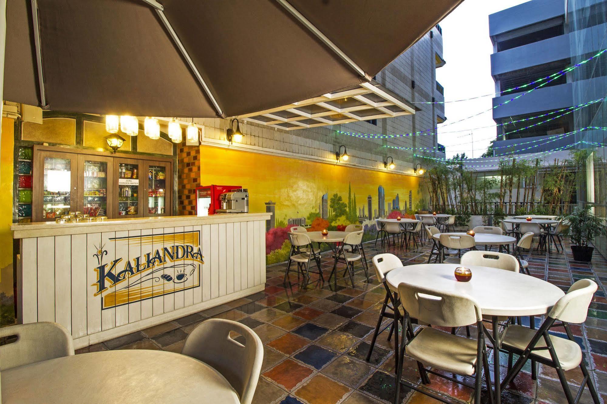 Reddoorz Premium @ Thamrin Kebon Sirih Hotel Jakarta Bagian luar foto