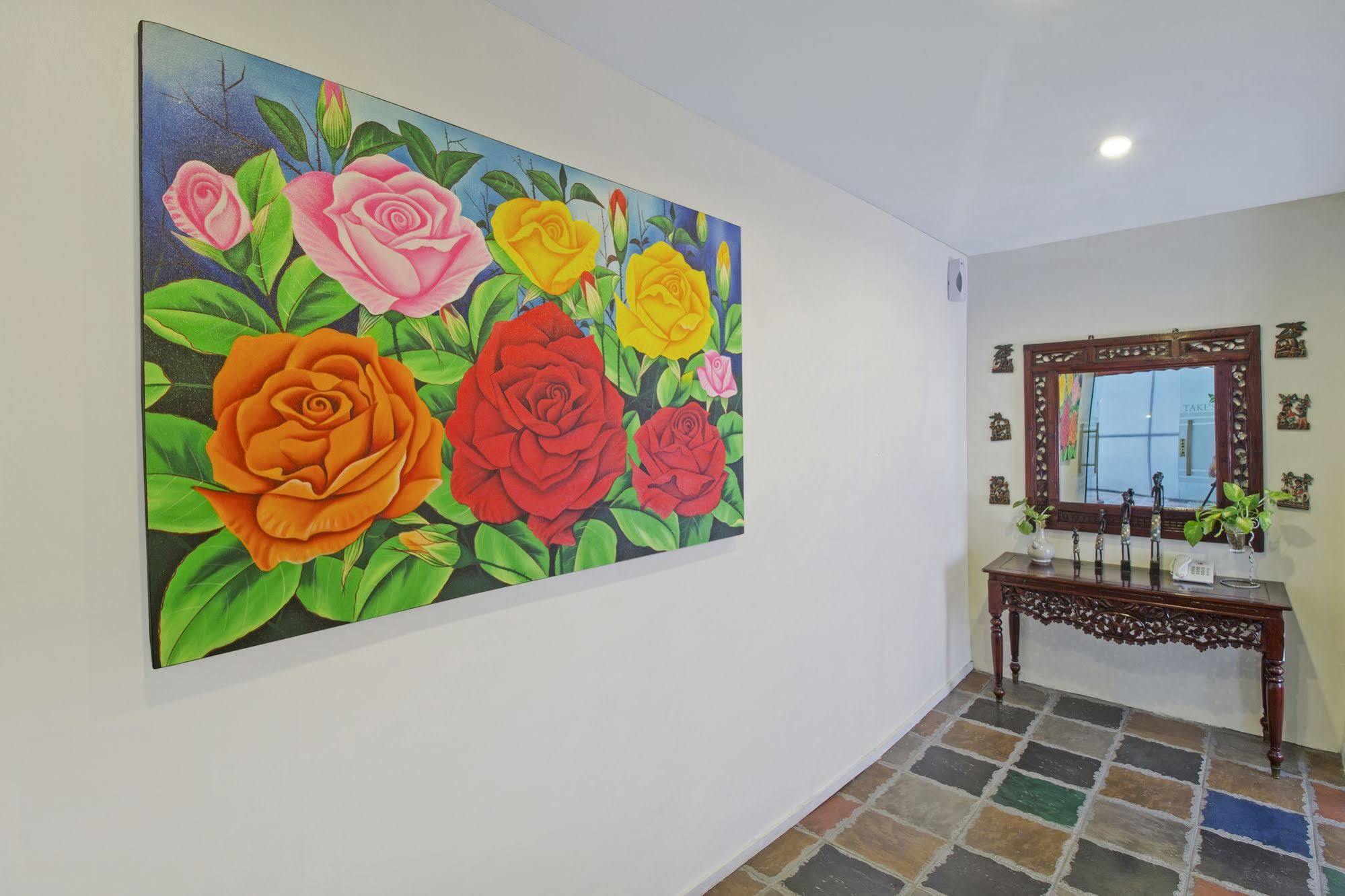 Reddoorz Premium @ Thamrin Kebon Sirih Hotel Jakarta Bagian luar foto